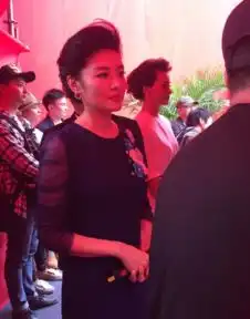 董卿周涛各持冷漠脸同台全程零交流