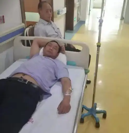 武冈初二中学生为父求助我爸爸才49岁确诊口腔癌,急需手术