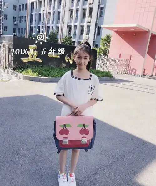 小时代女童星发育快,暴风成长至1米7,样子甜美似朱茵