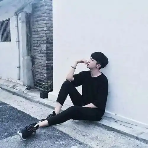 潮男搭配简约风让你一秒hold全场
