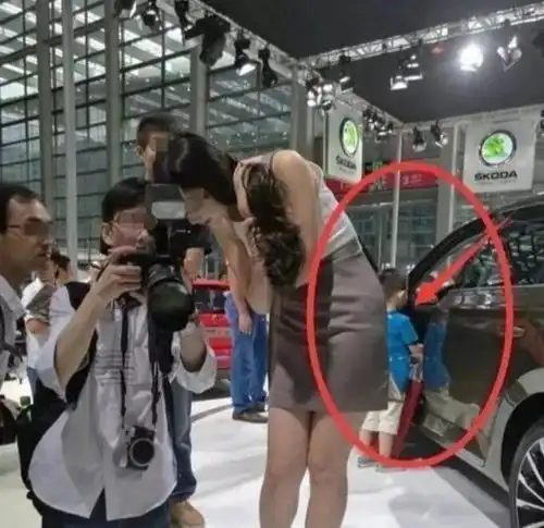 马总化腾的女儿又爆出近照,朋友们你们觉得漂亮吗