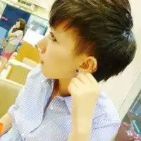 我想剪一个这样的发型,图片又不能给理发师看,我该怎么说