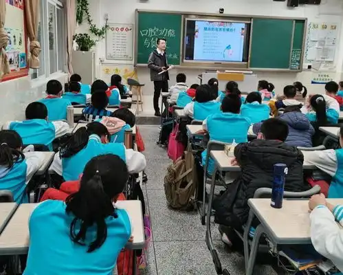 共育家长开班会,携手助成长