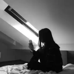 qq黑白女生头像霸气范超拽累的时候才能平静的看清自己