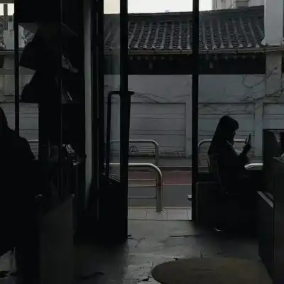 愿君知足且上进,温柔且坚定