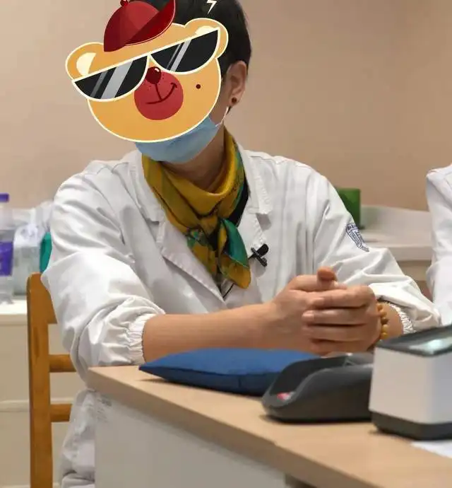 12岁的孩子,怎么可能抑郁爸爸你不想上学就直说,别每天装病