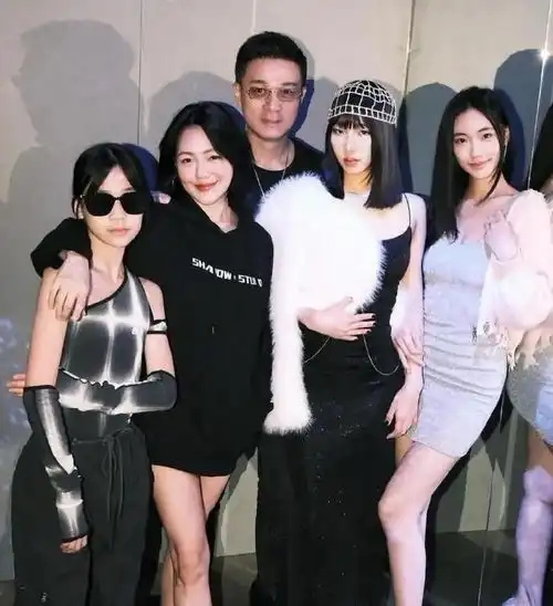 同样是出国旅游,大小s家的孩子差距怎么这么大
