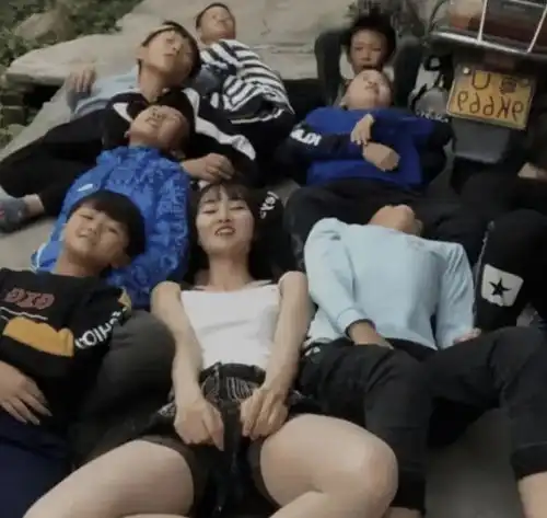 如果女朋友去乡村支教五年,你还会选择跟她在一起吗哈哈哈