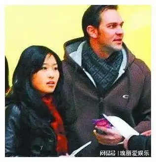她是张艺谋的女儿,曾公开指责巩俐,嫁给外国人遭家庭暴力