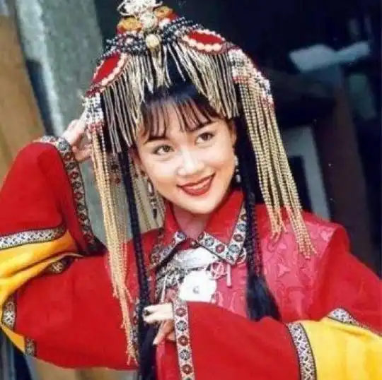 香港小姐竞选时,因失误获得季军,进军演艺圈后成tvb最美花旦