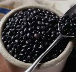 食物颜色由浅变深,营养愈加丰富,黑色食品首当其冲