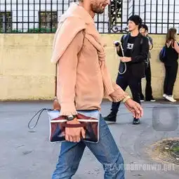 时髦不娘炮的男士手拿包推荐型男不能缺少的个性单品