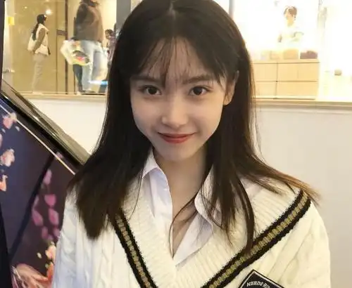 染发吸烟穿衣大胆,纯欲天花板井川里予怎么变成这样了