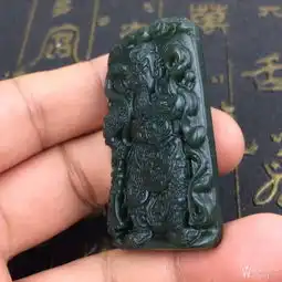 精品和田玉关公吊坠