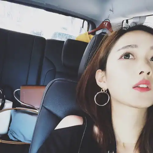 女生头像丨两个错的人分手,也许能创造四个人的幸福