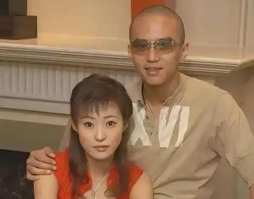 郝蕾爱情和婚姻都有泪,带两个儿子艰难生活,离婚后和父亲和解