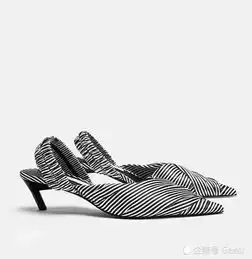 法国女生鞋柜里必备的这5种鞋款,香奈儿集优雅与随性并存