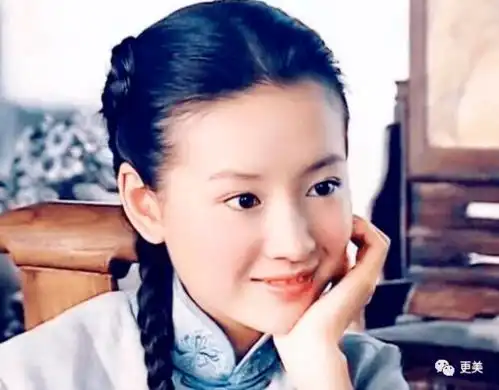 最惨谋女郎,从顶级清纯白莲花到万人唾骂,她自己作死