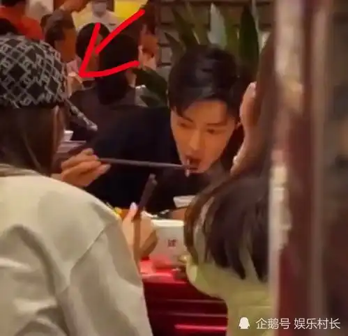 肖战成都街头vlog发布,清唱成都还有游客照,与李沁美食局留悬念