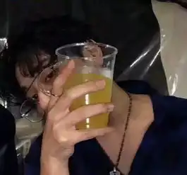 头像谎言说给耳朵听,却让眼睛动了情