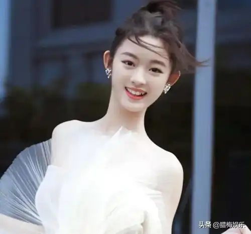 杨幂旗下14岁童星出演新版赵灵儿,她或许会成为下一代顶流