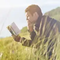 qq头像我爱学习正在看书学习的人图片