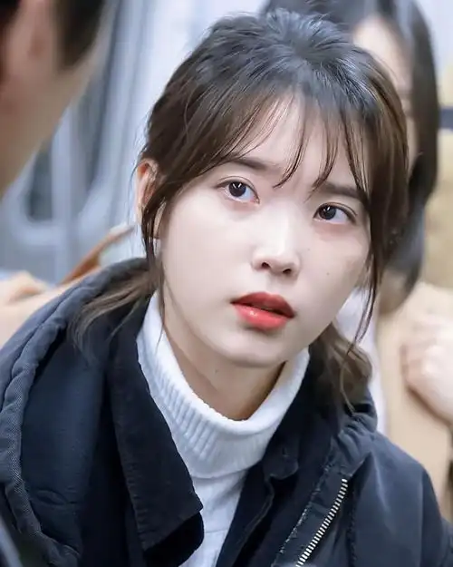 为了争第一女solo位,iu与金泰妍又开始了,粉丝们该站谁