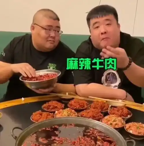 29岁吃播网红泡泡龙离世,无情地揭开了大胃王们的神秘面纱