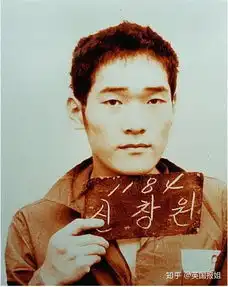 这个男人被抓后,韩国人纷纷替他求情,穿的衣服还成了爆款