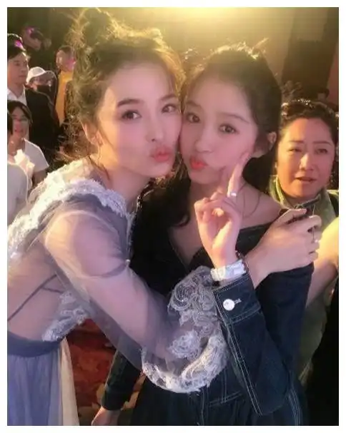 关晓彤到底有多高你看了就知道