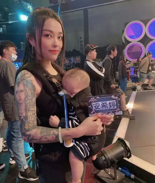 文身穿鼻环结婚生子也能当偶像香港选秀节目让人看不懂