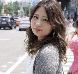 22岁美女单亲妈妈与12岁小学生发生关系下场悲剧了
