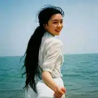 qq头像女生叼玫瑰天空赢念着你的身影可爱小清新女生头像