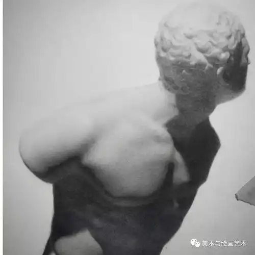 素描人体练习,靠天赋,没有接受专业培训作品惊为天人,练习人体素描都推荐其作品