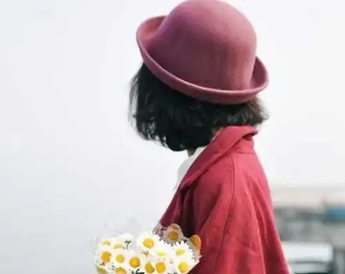 伤感句子感情不必拿来慷慨,深情不必拿来显摆