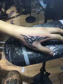 武汉唐吉斯刺青汉口纹身江汉路步行街纹身洗纹身