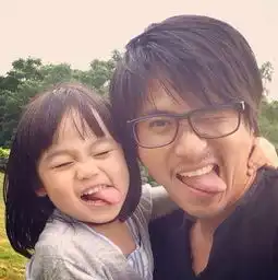 小花妹妹两周岁甜馨咘咘霓娜小野美照明星女儿谁最漂亮3