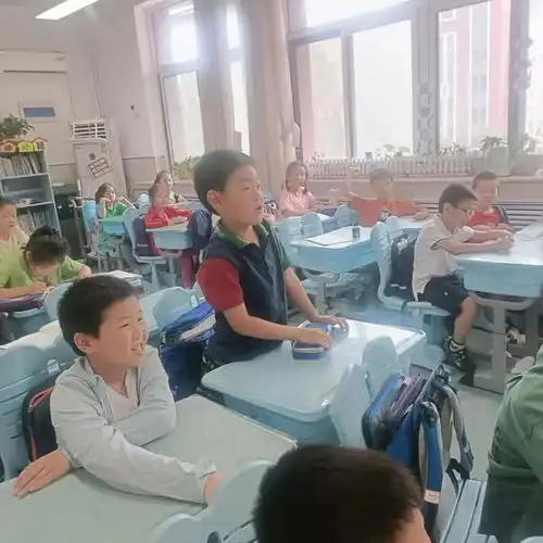 山师附小二年级七班学生讲坛第4期哈利波特与魔法石