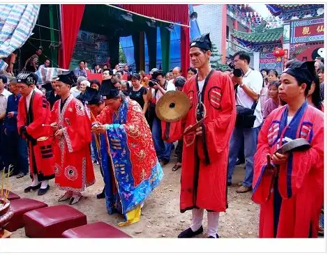 中国唯一以道士命名的城市,一千多年不曾改名,如今富得流油
