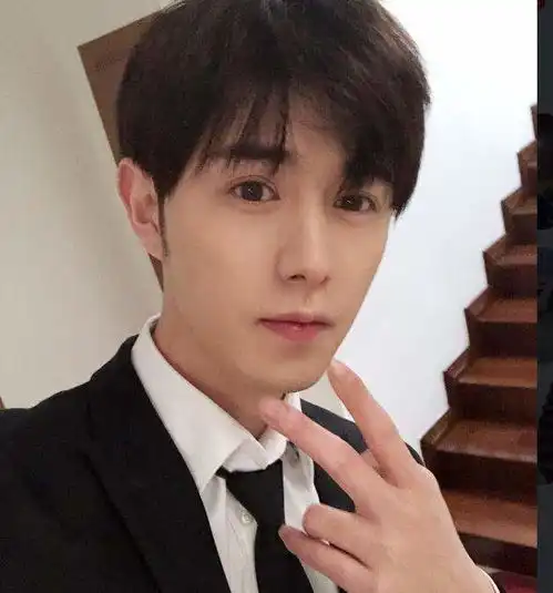 祖师爷热度猛涨,网红亲脸是假的井川里予1秒脸红又是怎么回事