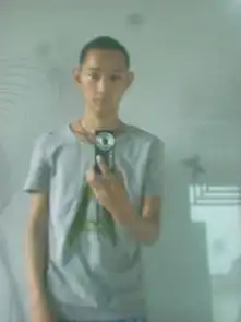 求个ps高手帮我pp自己谢谢谢谢