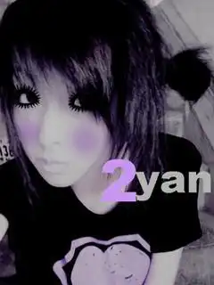 修改图片,把脸蛋上两个紫点和那些字母去掉