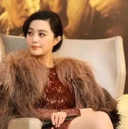 人设不断崩塌的范冰冰,她的真情成了蹭热度,订婚礼物也降价卖