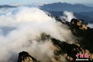 老君山现罕见云海奇观大气磅礴似巨浪排空
