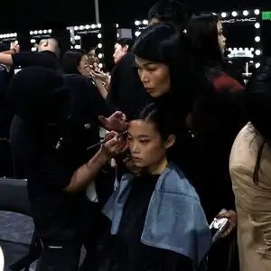 吕燕从初代超模到品牌主理人的蜕变之路丨上海时装周