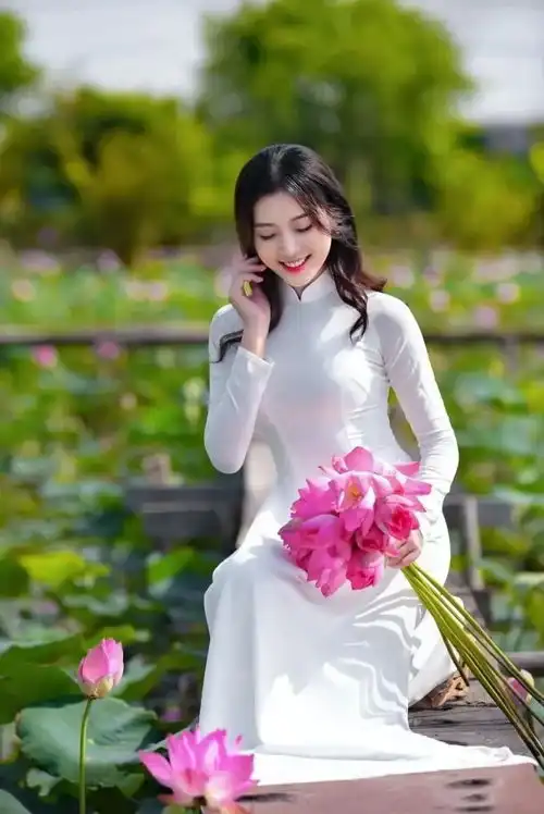 又到一年荷花季,荷花人像如何拍更美5个技巧拍出清新典雅的美