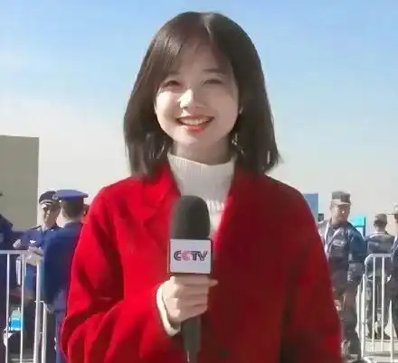 走进丁真的世界网络时代的造星狂欢下,他却选择为家乡代言