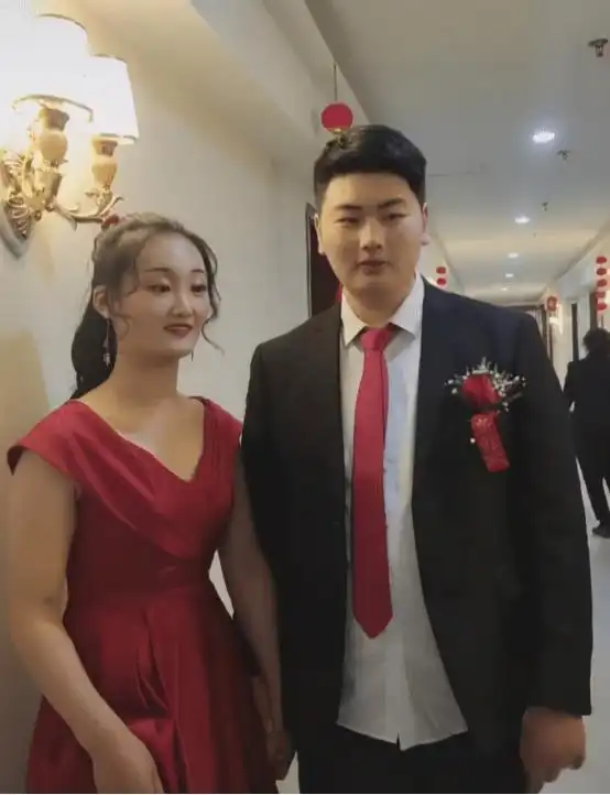 陈亚男正式官宣与朱小伟解除婚约,自愿返回所有财物,头像已换