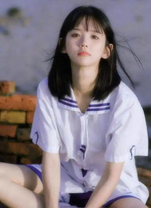 纯欲天花板井川里予素颜照翻车人设崩塌,奇葩恋爱观引争议
