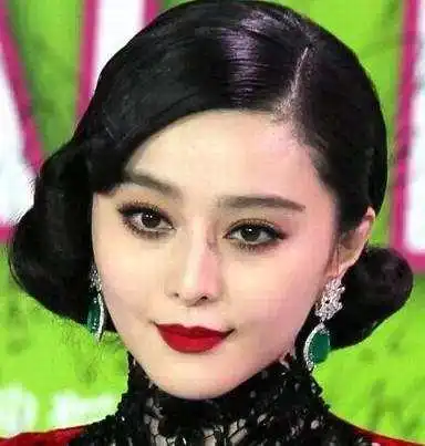 难怪被称为范爷,范冰冰的翡翠饰品霸气侧漏